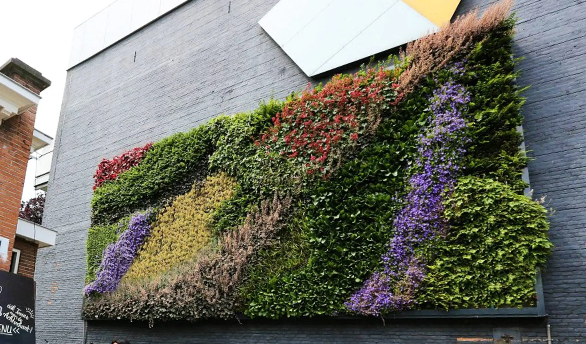 Outdoor Living Wall with moss (Slide 6)